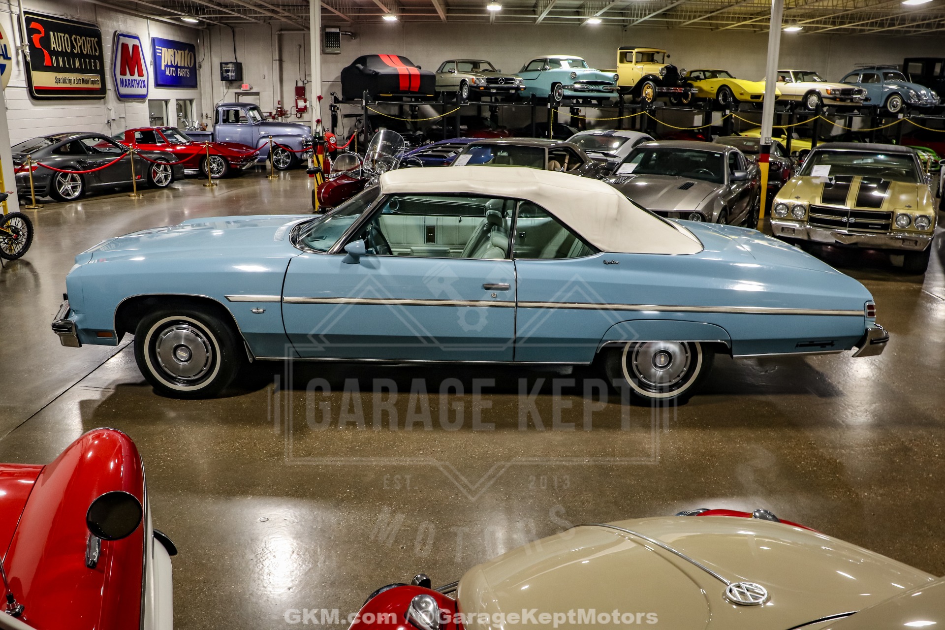Chevrolet-Caprice-1975-Sky-Blue-White-12
