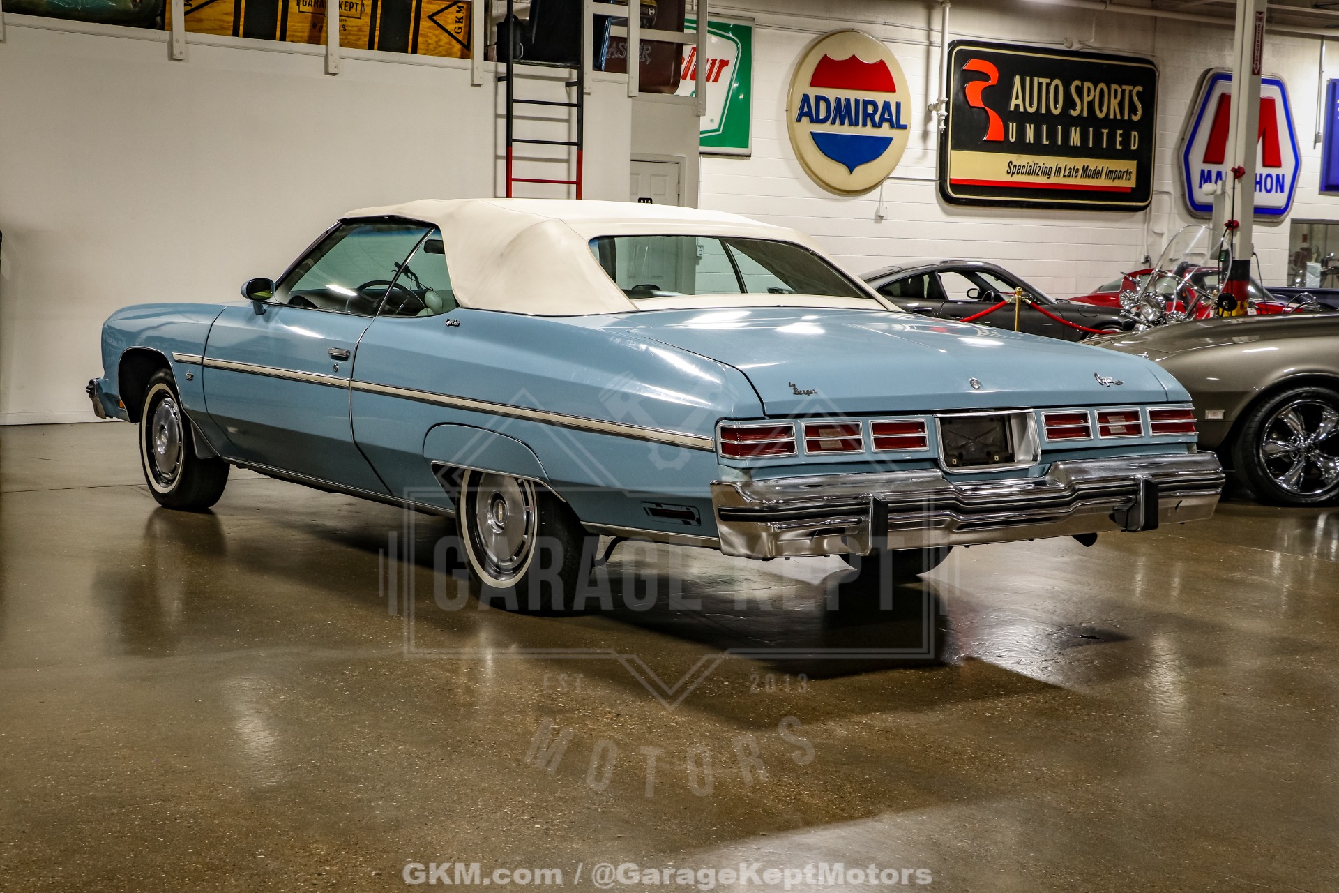 Chevrolet-Caprice-1975-Sky-Blue-White-13