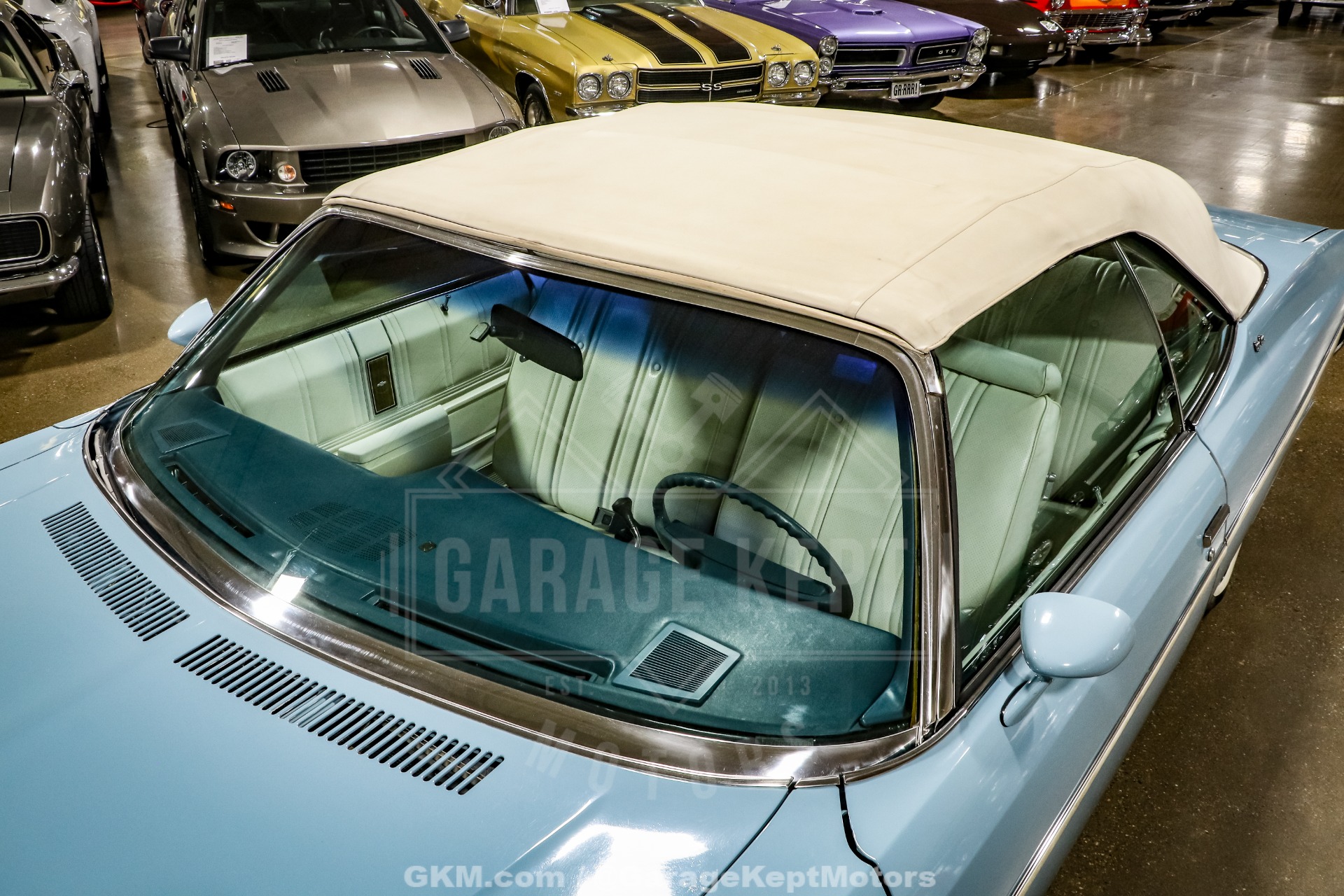 Chevrolet-Caprice-1975-Sky-Blue-White-16