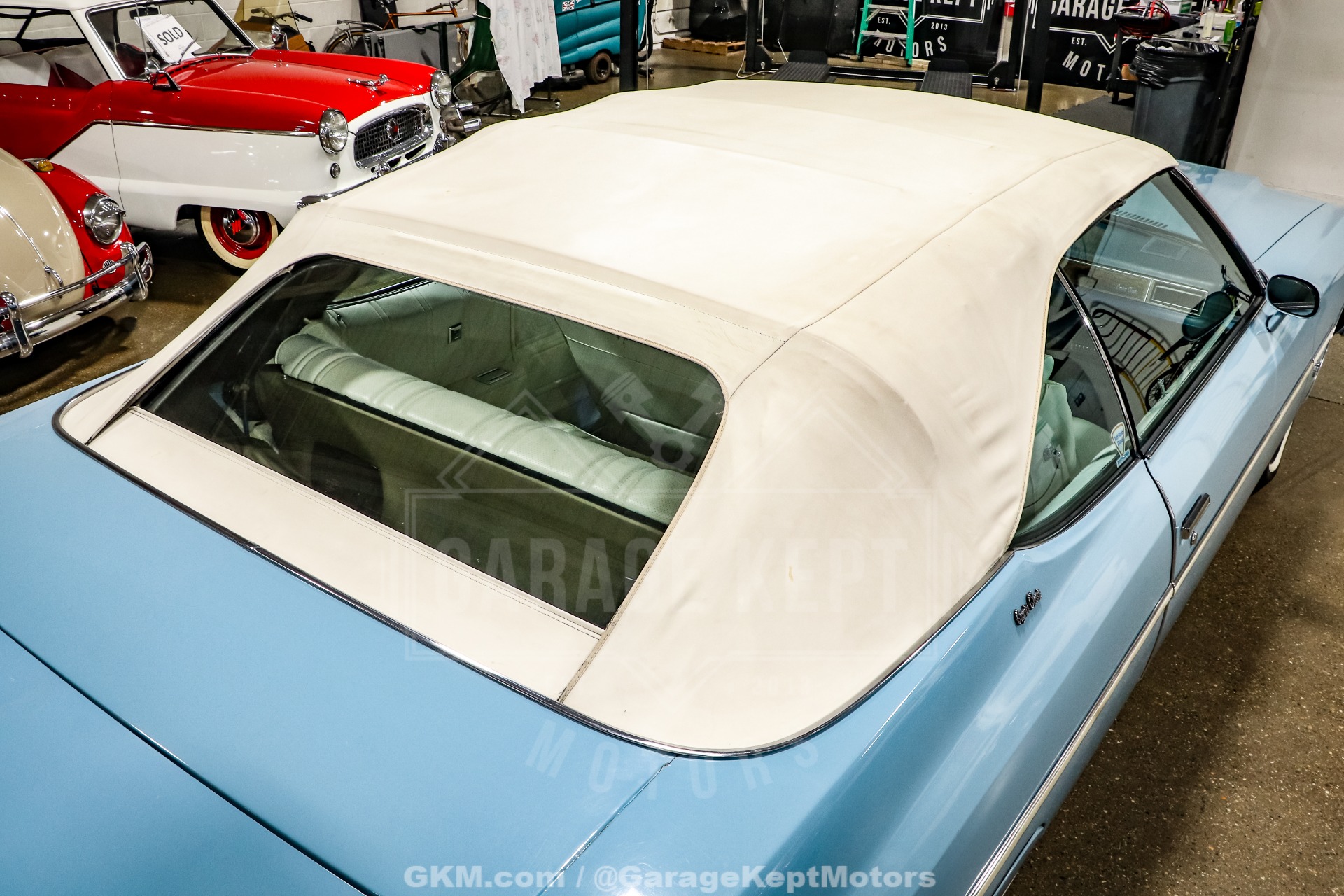 Chevrolet-Caprice-1975-Sky-Blue-White-20