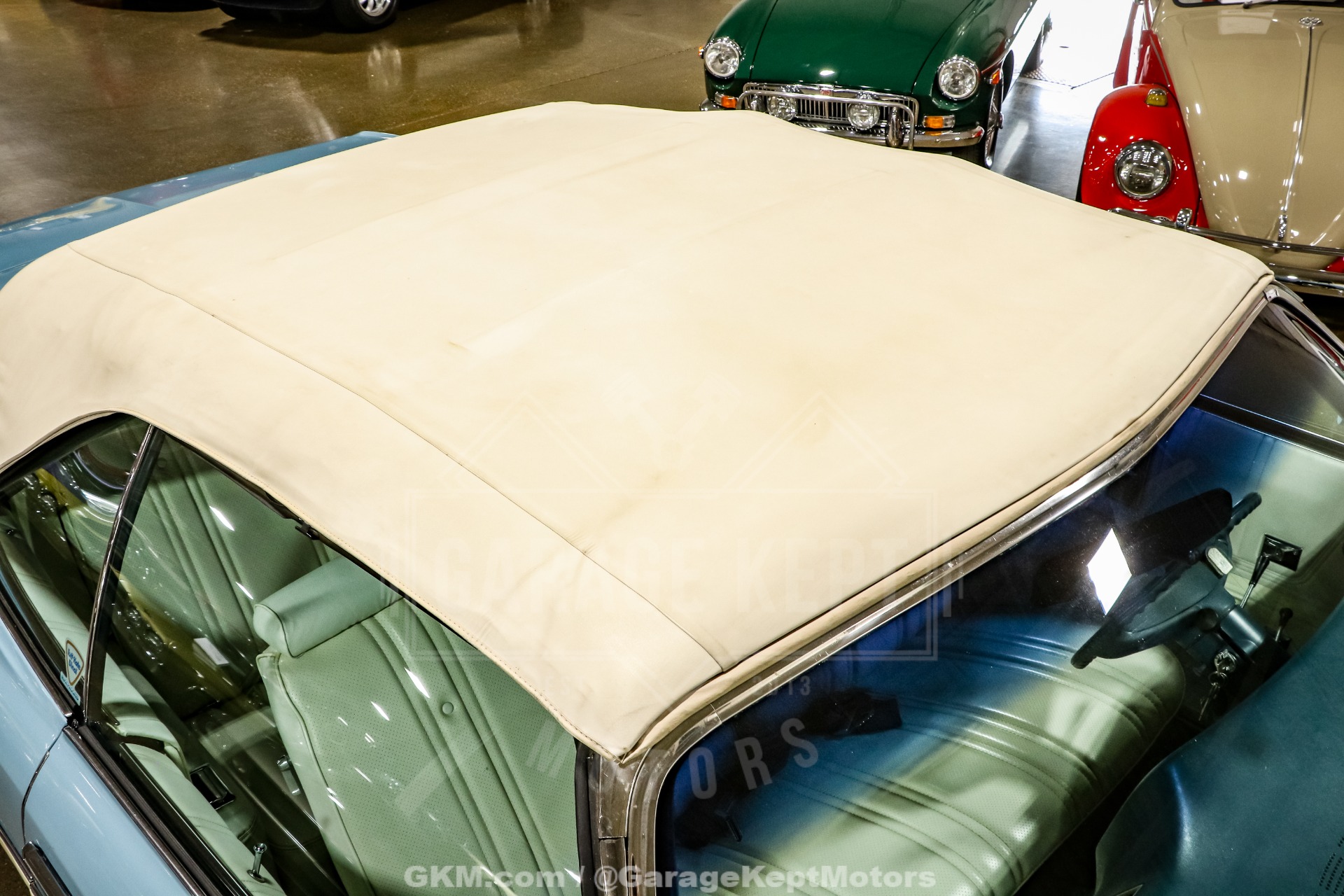 Chevrolet-Caprice-1975-Sky-Blue-White-22