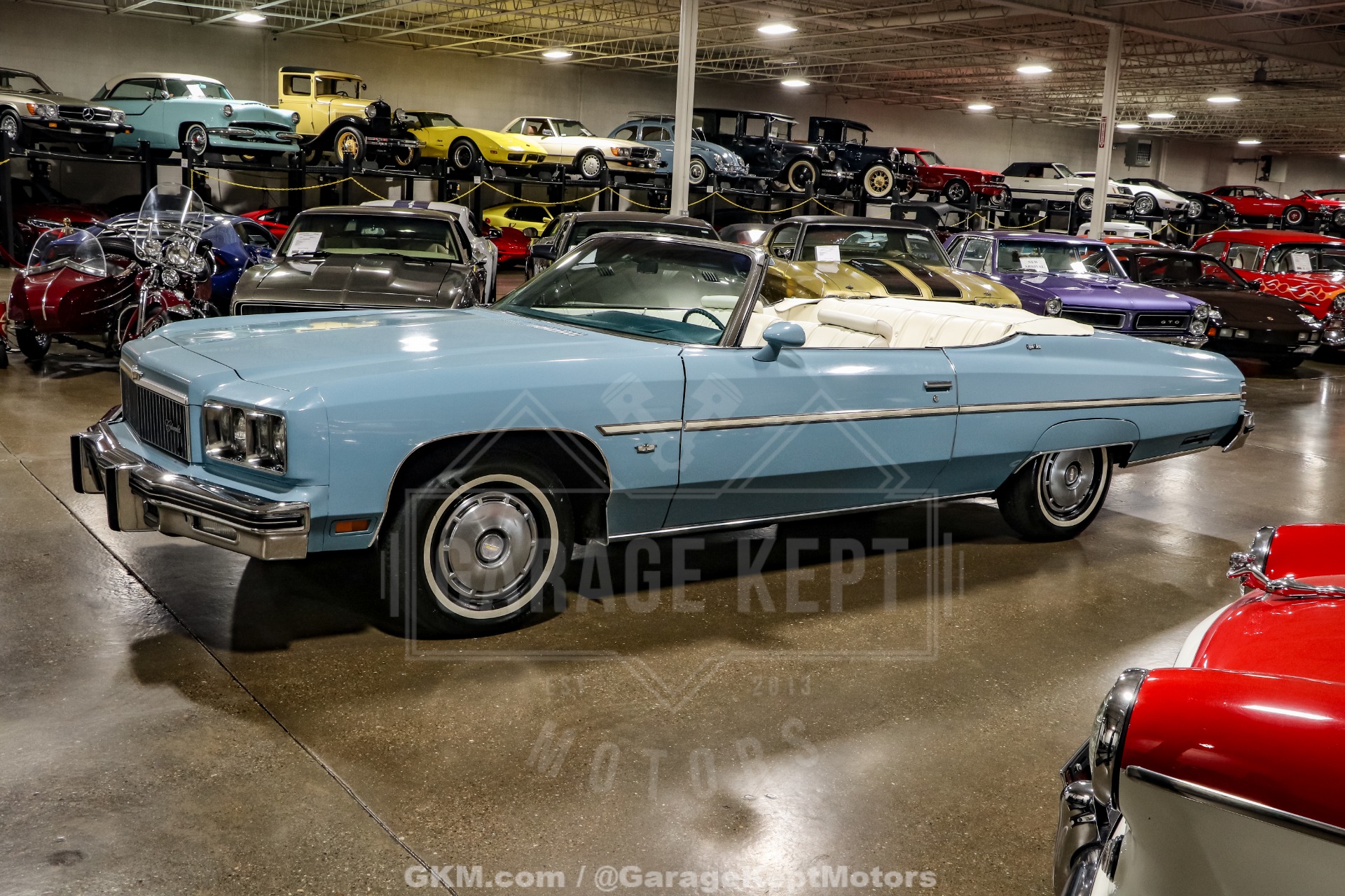 Chevrolet-Caprice-1975-Sky-Blue-White-25