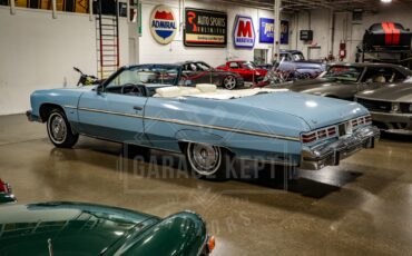 Chevrolet-Caprice-1975-Sky-Blue-White-27