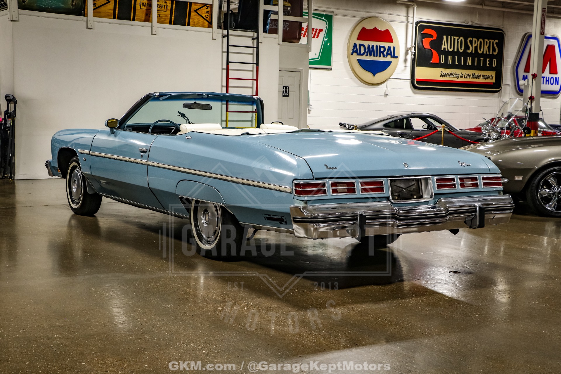 Chevrolet-Caprice-1975-Sky-Blue-White-28