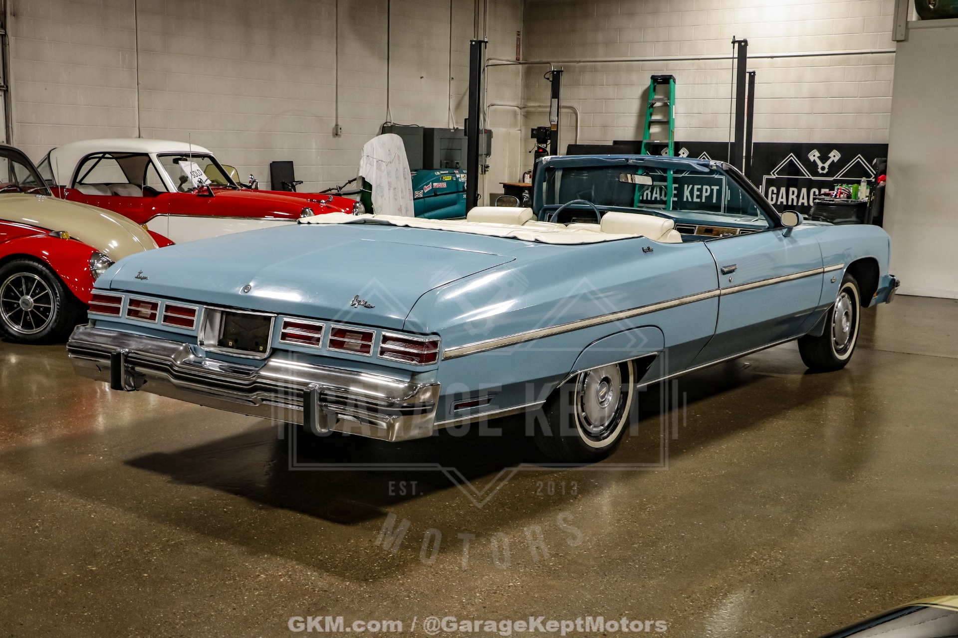 Chevrolet-Caprice-1975-Sky-Blue-White-29