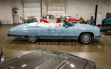 Chevrolet-Caprice-1975-Sky-Blue-White-3