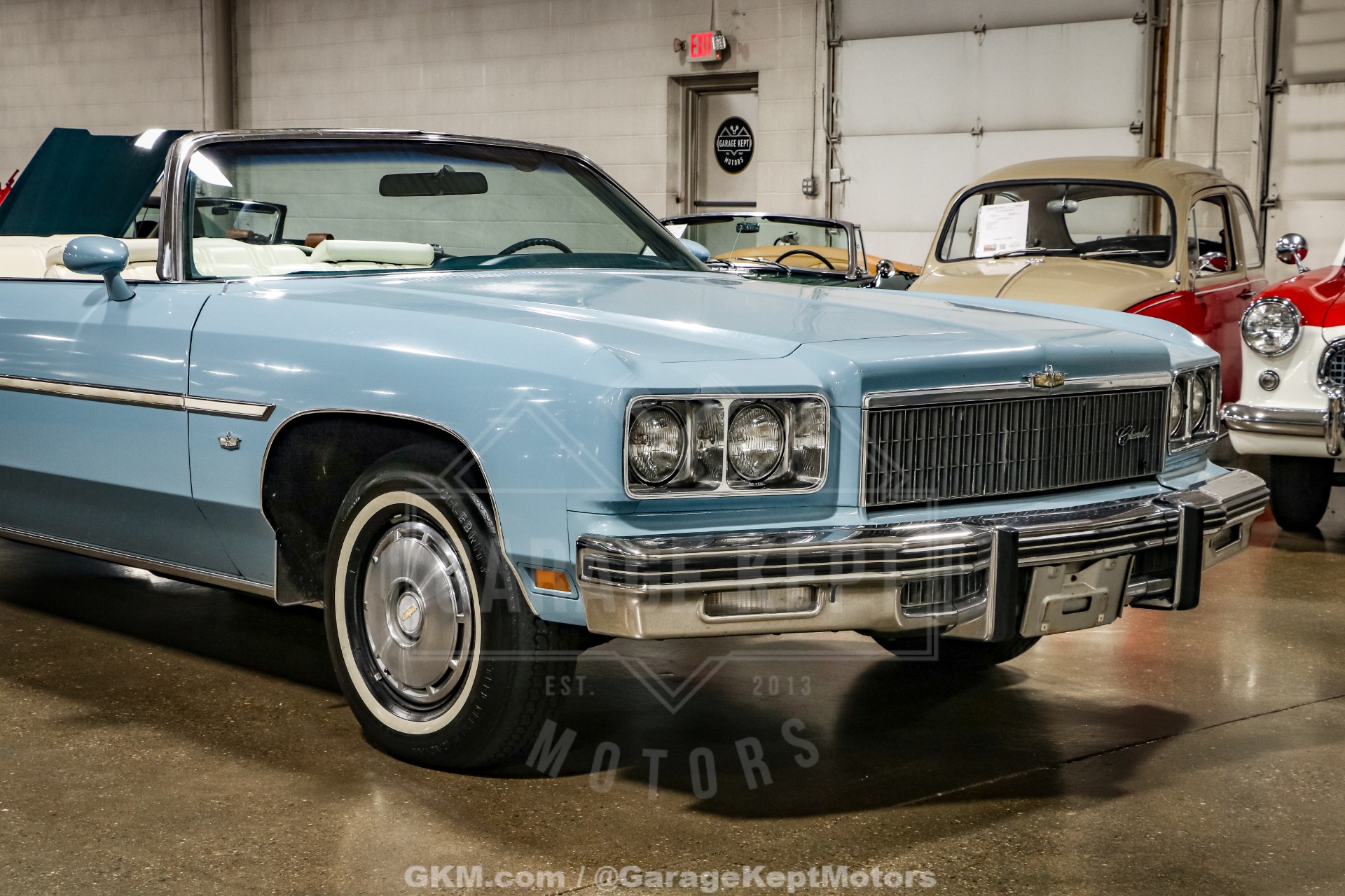 Chevrolet-Caprice-1975-Sky-Blue-White-30