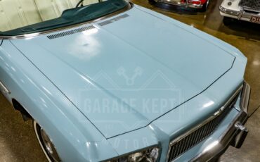 Chevrolet-Caprice-1975-Sky-Blue-White-31