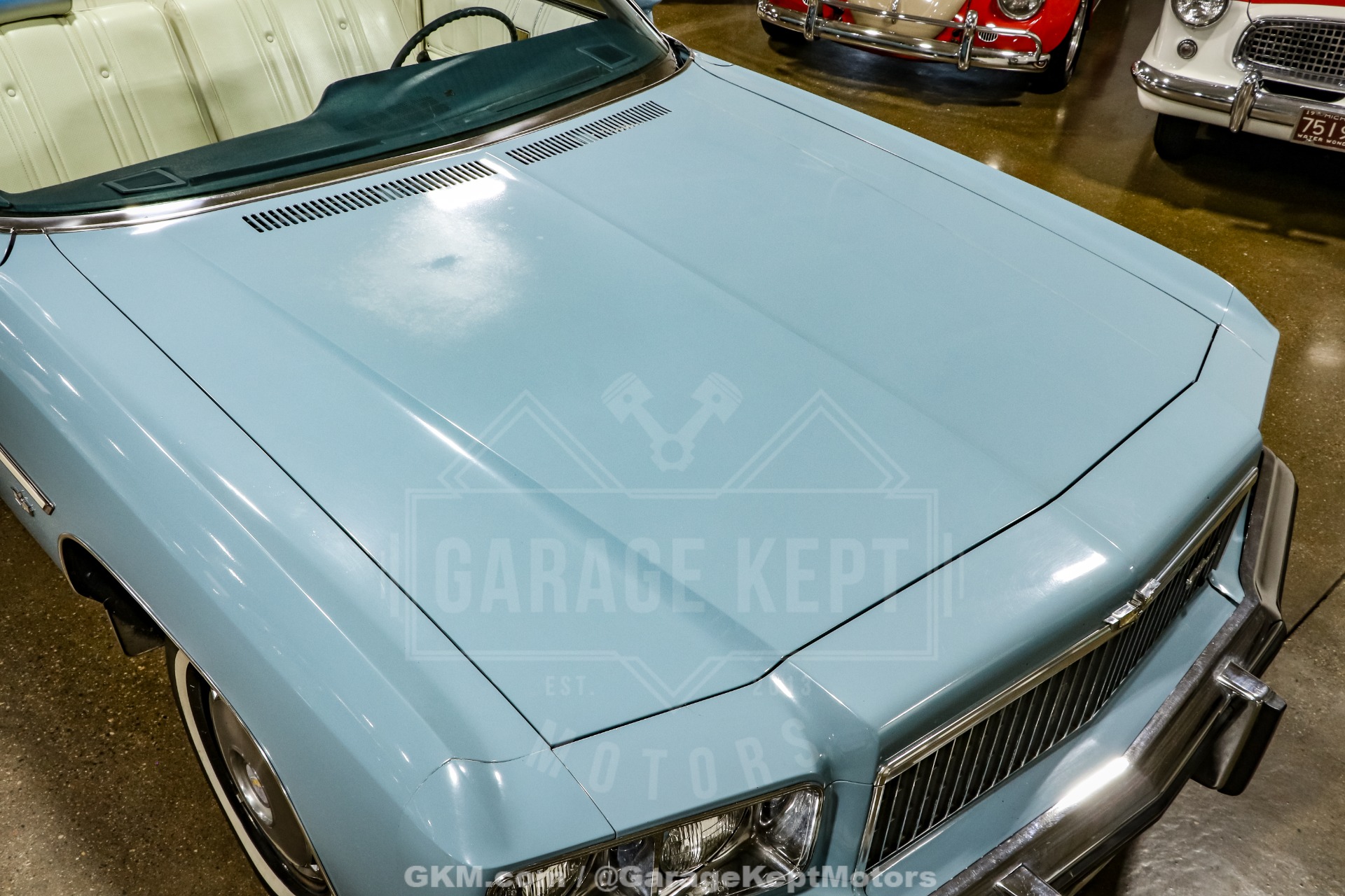 Chevrolet-Caprice-1975-Sky-Blue-White-31