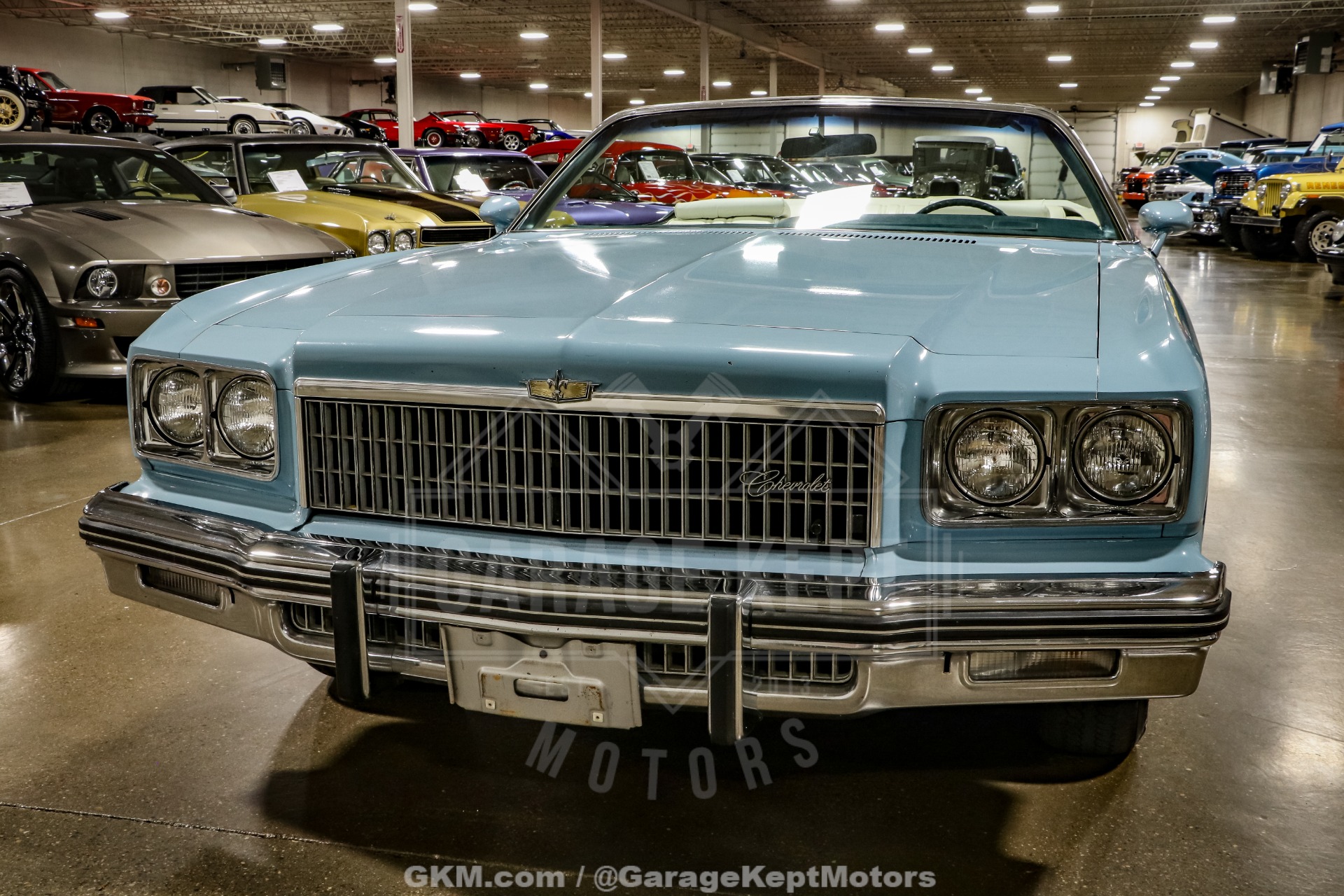 Chevrolet-Caprice-1975-Sky-Blue-White-33