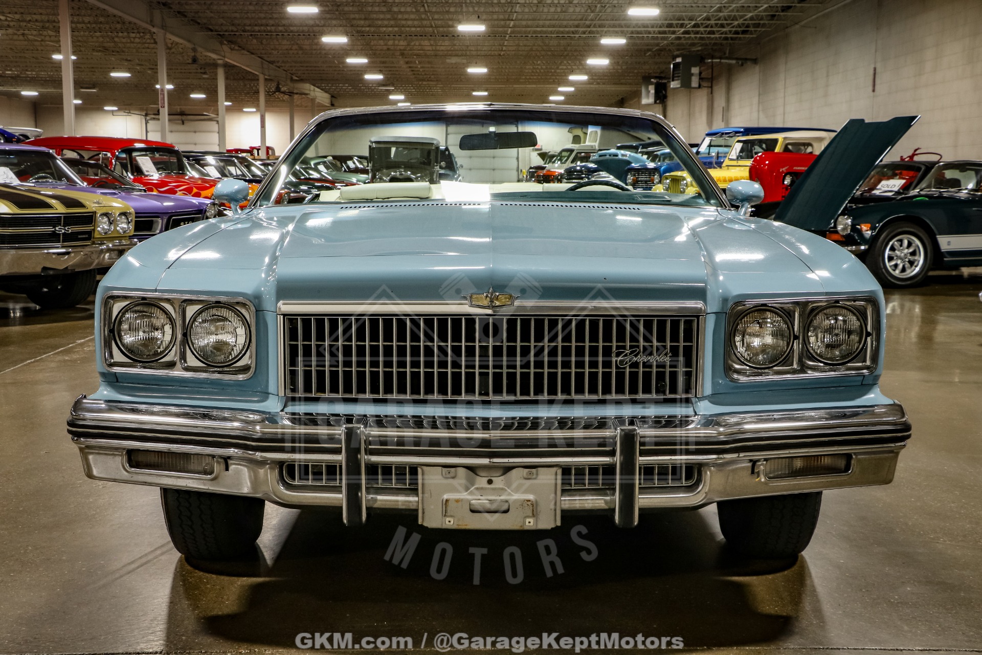 Chevrolet-Caprice-1975-Sky-Blue-White-34