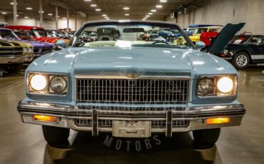 Chevrolet-Caprice-1975-Sky-Blue-White-35