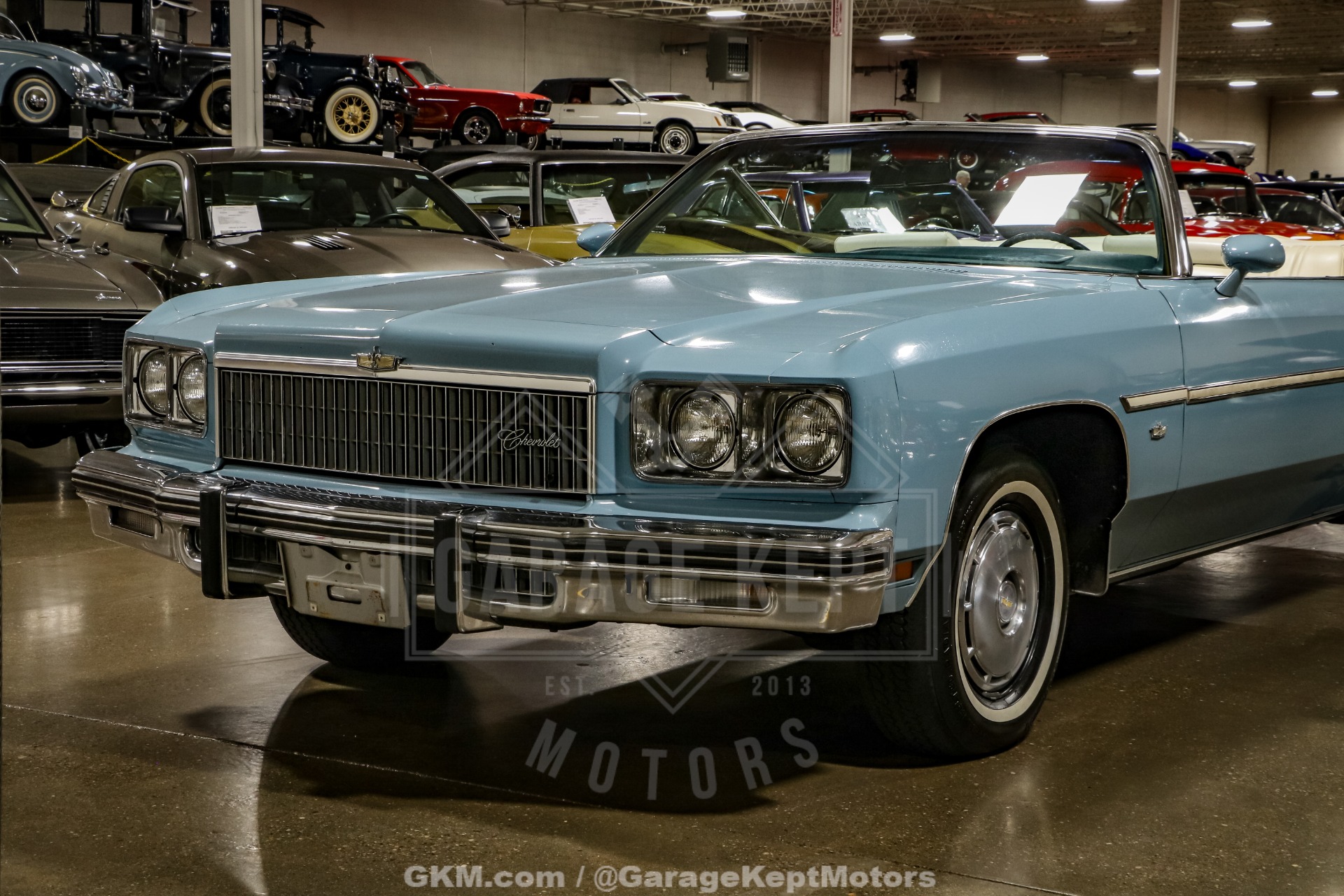 Chevrolet-Caprice-1975-Sky-Blue-White-37