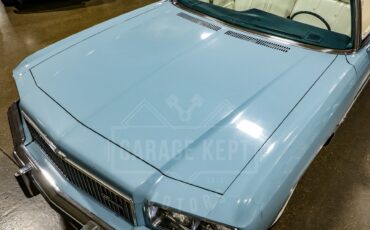 Chevrolet-Caprice-1975-Sky-Blue-White-38