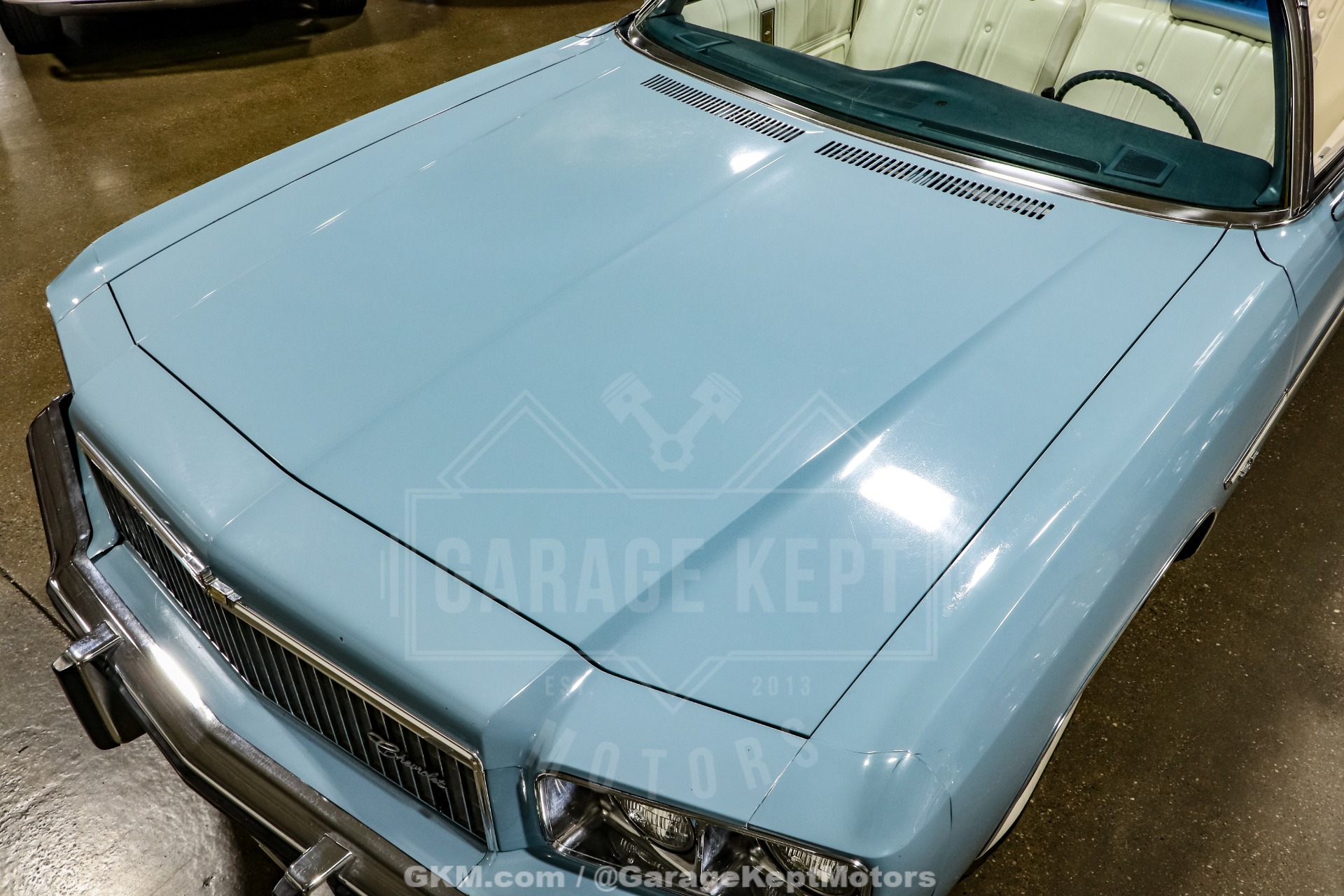 Chevrolet-Caprice-1975-Sky-Blue-White-38