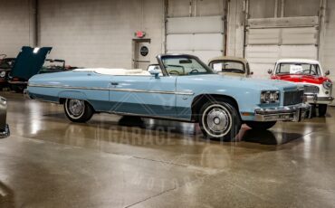 Chevrolet-Caprice-1975-Sky-Blue-White-4