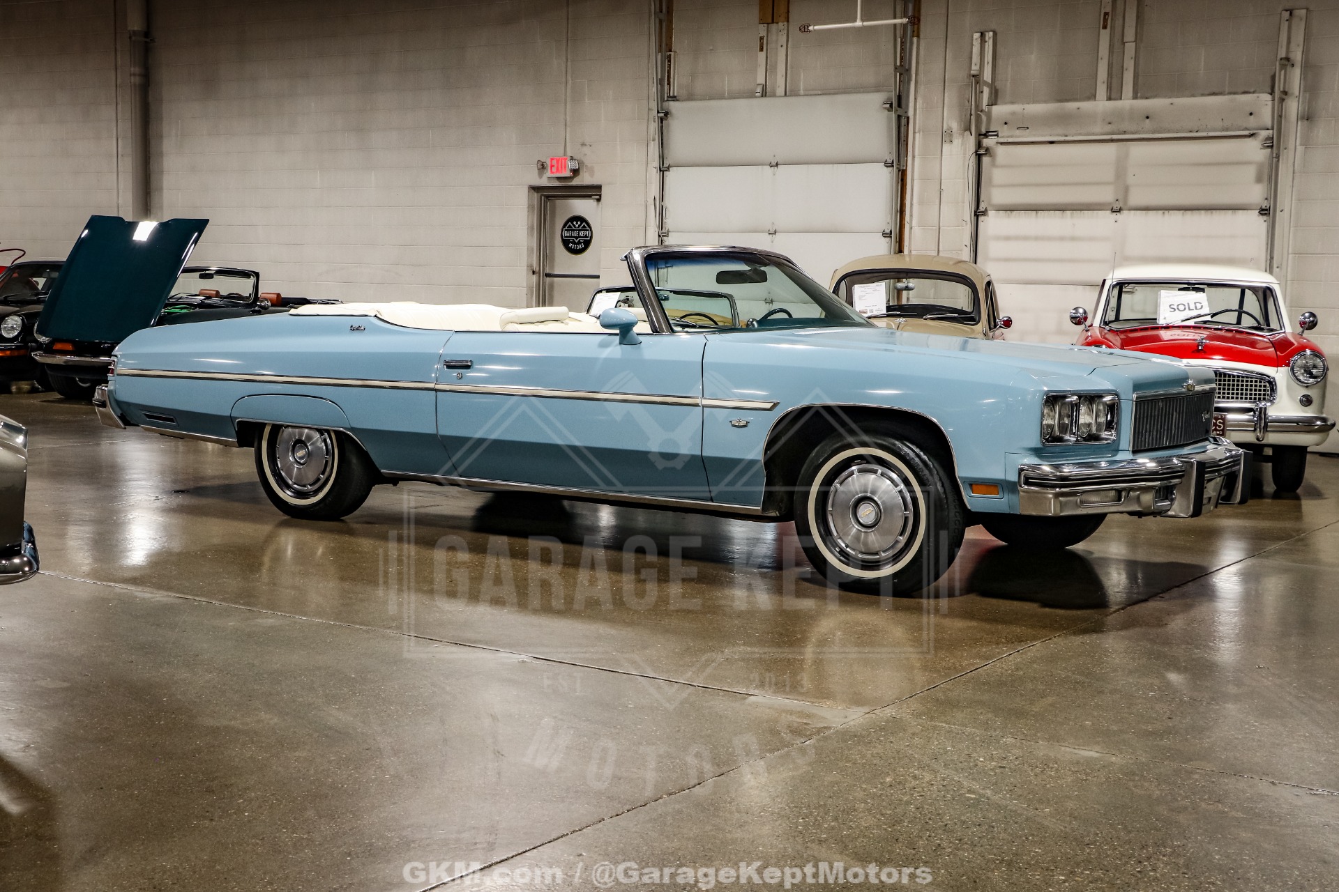 Chevrolet-Caprice-1975-Sky-Blue-White-4