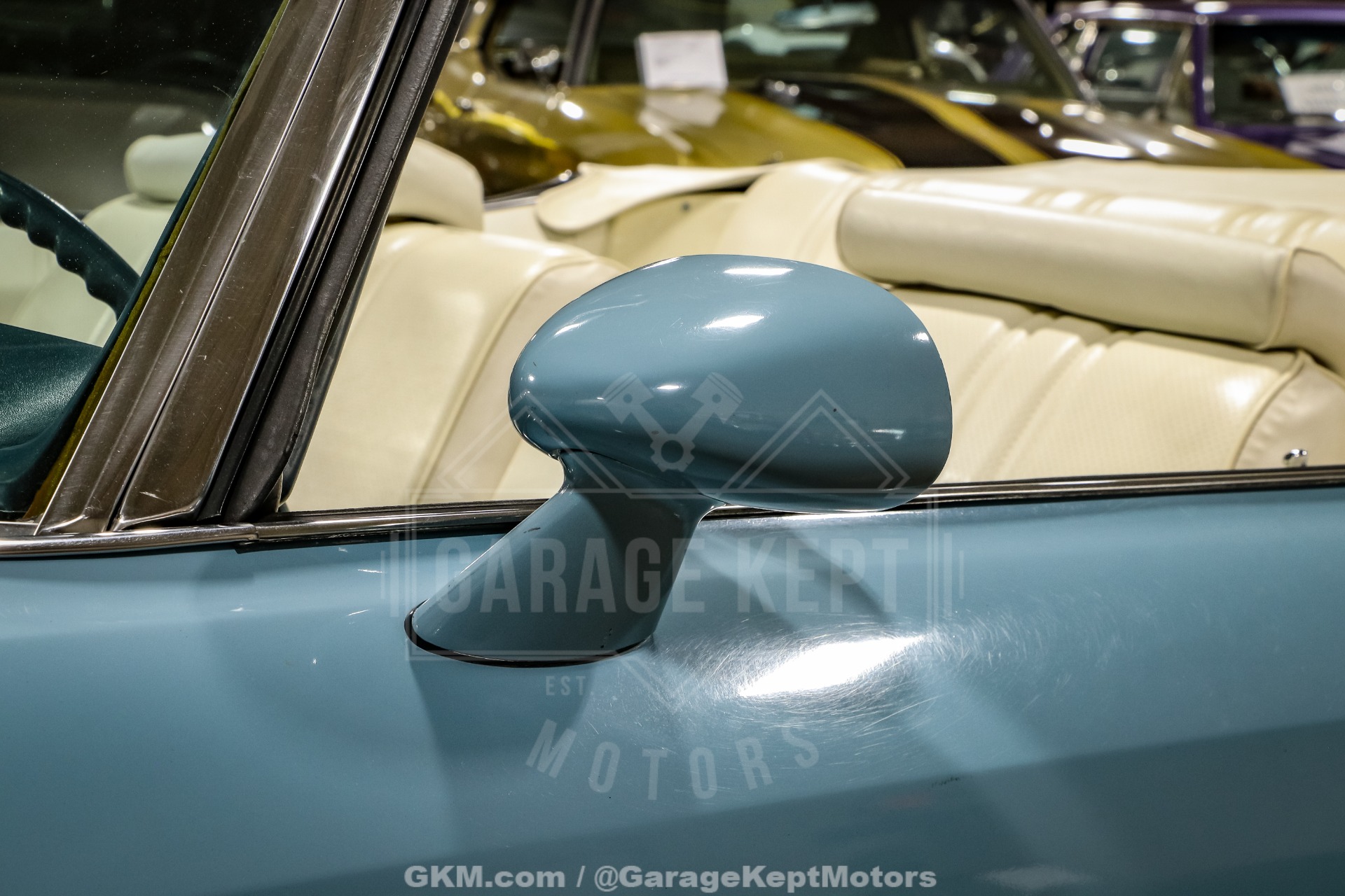 Chevrolet-Caprice-1975-Sky-Blue-White-40