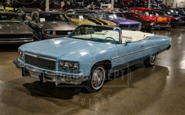 Chevrolet-Caprice-1975-Sky-Blue-White-43