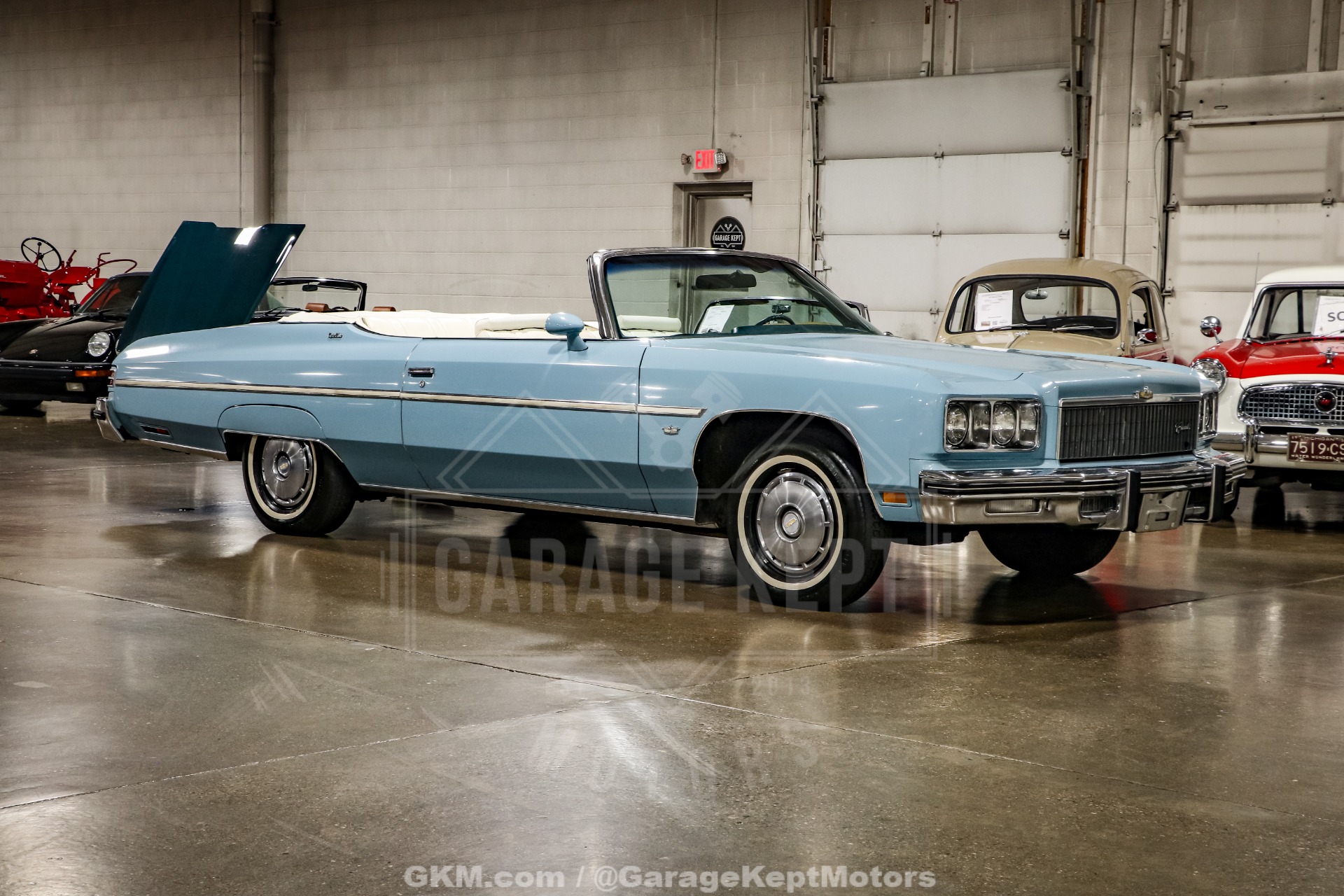 Chevrolet-Caprice-1975-Sky-Blue-White-45