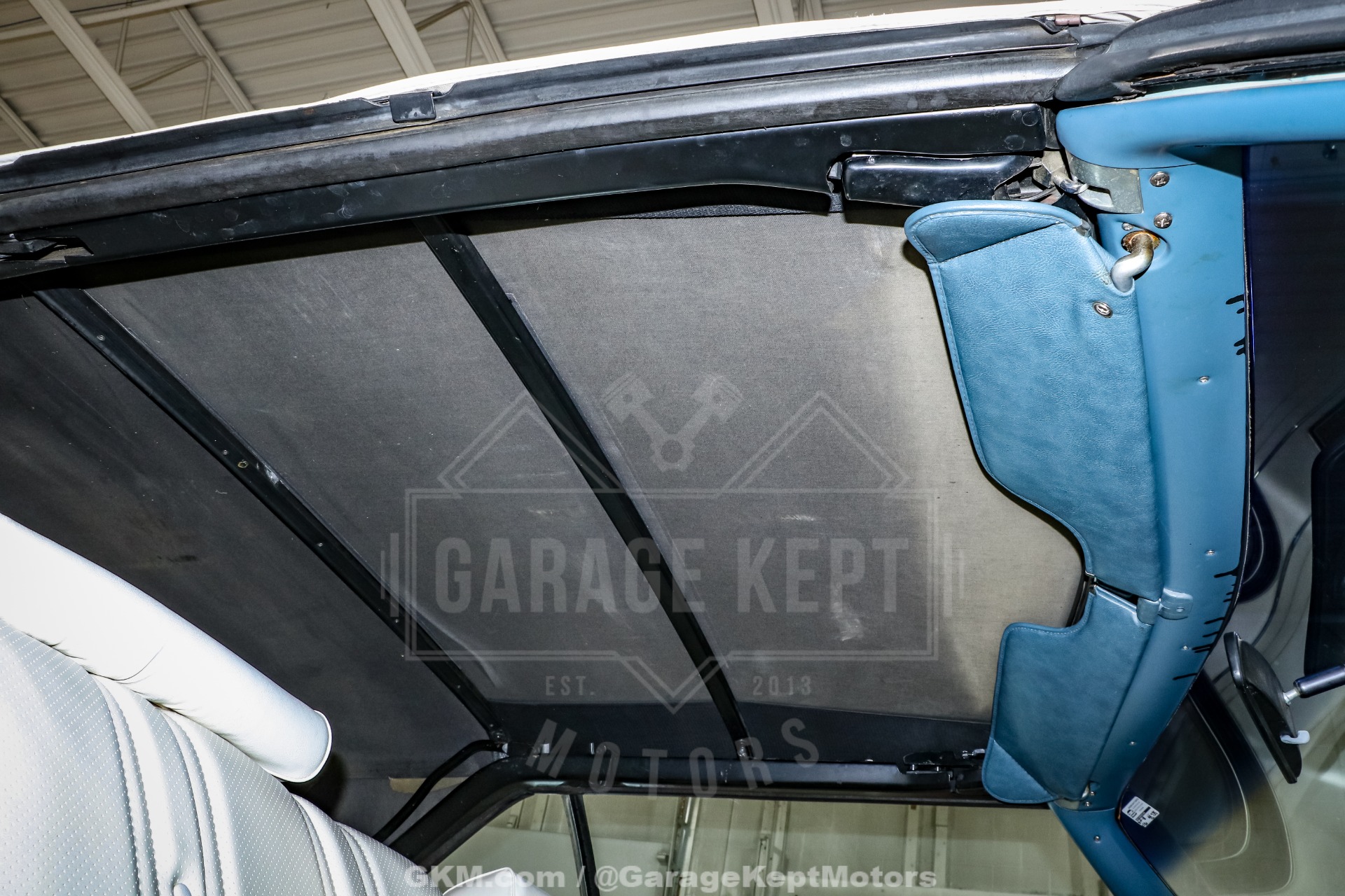 Chevrolet-Caprice-1975-Sky-Blue-White-6