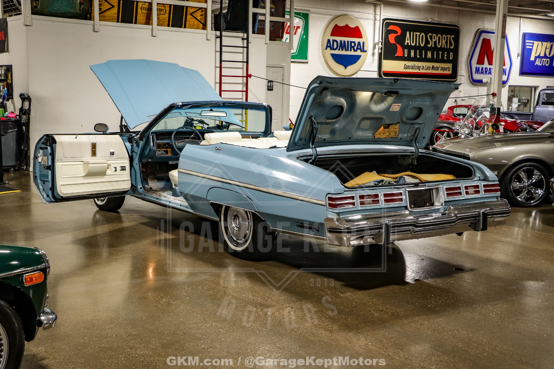 Chevrolet-Caprice-1975-Sky-Blue-White-7