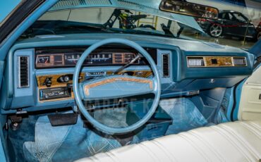 Chevrolet-Caprice-1975-Sky-Blue-White-8