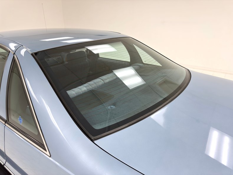 Chevrolet-Caprice-1992-Light-Sapphire-Metal-Blue-11