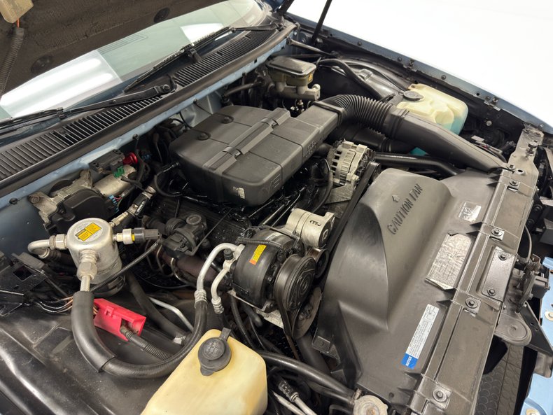 Chevrolet-Caprice-1992-Light-Sapphire-Metal-Blue-14