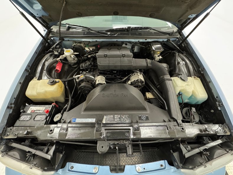 Chevrolet-Caprice-1992-Light-Sapphire-Metal-Blue-15