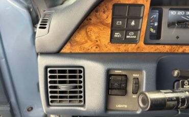 Chevrolet-Caprice-1992-Light-Sapphire-Metal-Blue-16