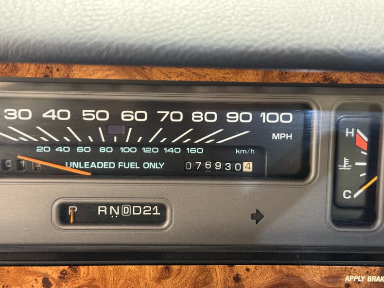 Chevrolet-Caprice-1992-Light-Sapphire-Metal-Blue-17