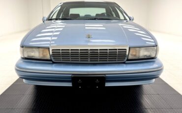 Chevrolet-Caprice-1992-Light-Sapphire-Metal-Blue-2