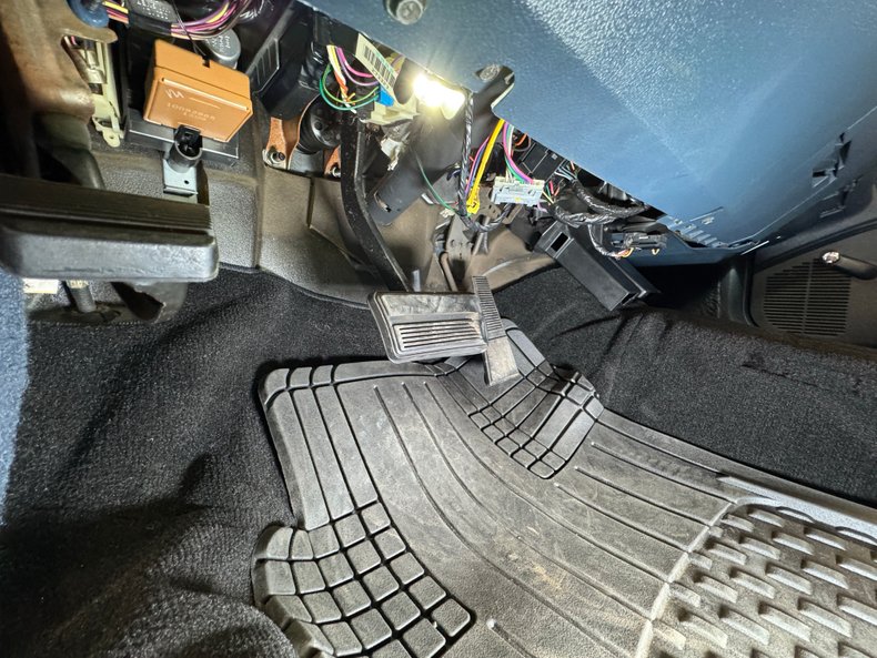 Chevrolet-Caprice-1992-Light-Sapphire-Metal-Blue-20