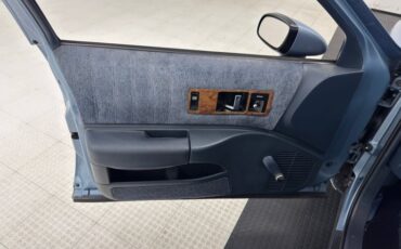 Chevrolet-Caprice-1992-Light-Sapphire-Metal-Blue-31