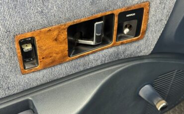 Chevrolet-Caprice-1992-Light-Sapphire-Metal-Blue-32