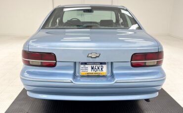 Chevrolet-Caprice-1992-Light-Sapphire-Metal-Blue-4