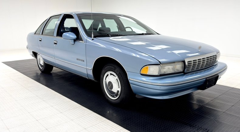 Chevrolet-Caprice-1992-Light-Sapphire-Metal-Blue-41