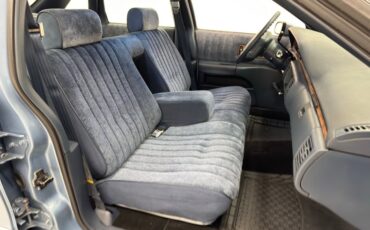 Chevrolet-Caprice-1992-Light-Sapphire-Metal-Blue-42