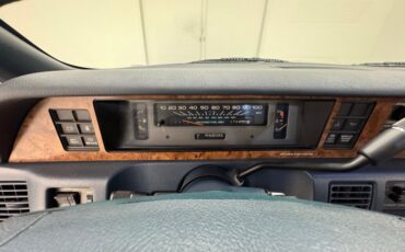 Chevrolet-Caprice-1992-Light-Sapphire-Metal-Blue-47