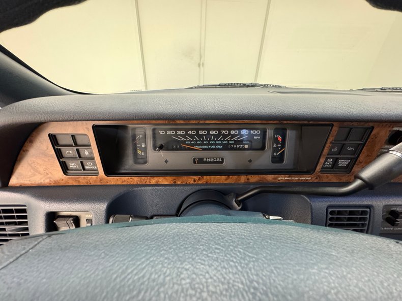 Chevrolet-Caprice-1992-Light-Sapphire-Metal-Blue-47