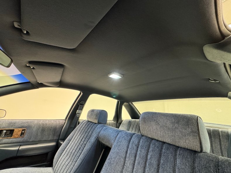 Chevrolet-Caprice-1992-Light-Sapphire-Metal-Blue-48