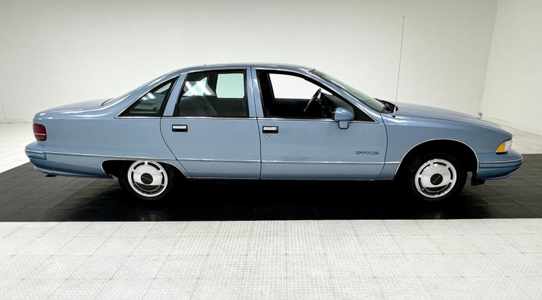 Chevrolet-Caprice-1992-Light-Sapphire-Metal-Blue-6