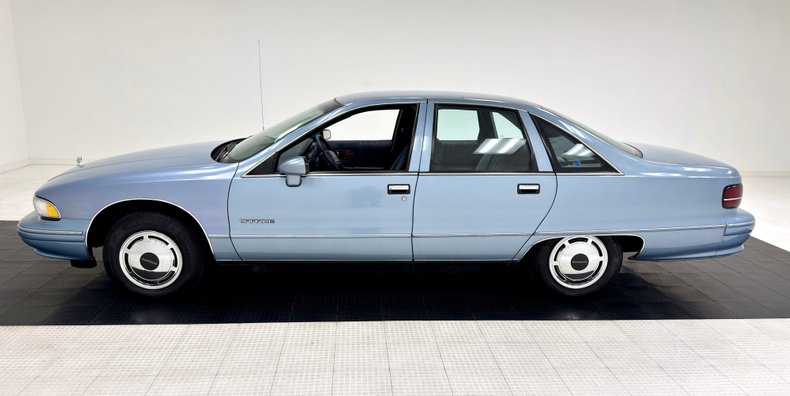 Chevrolet-Caprice-1992-Light-Sapphire-Metal-Blue