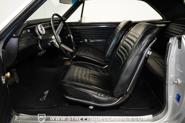 Chevrolet-Chevelle-1967-Silver-Black-1