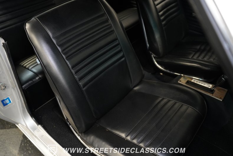 Chevrolet-Chevelle-1967-Silver-Black-14