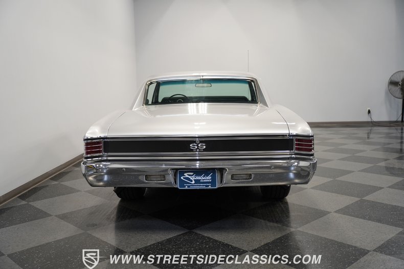 Chevrolet-Chevelle-1967-Silver-Black-18