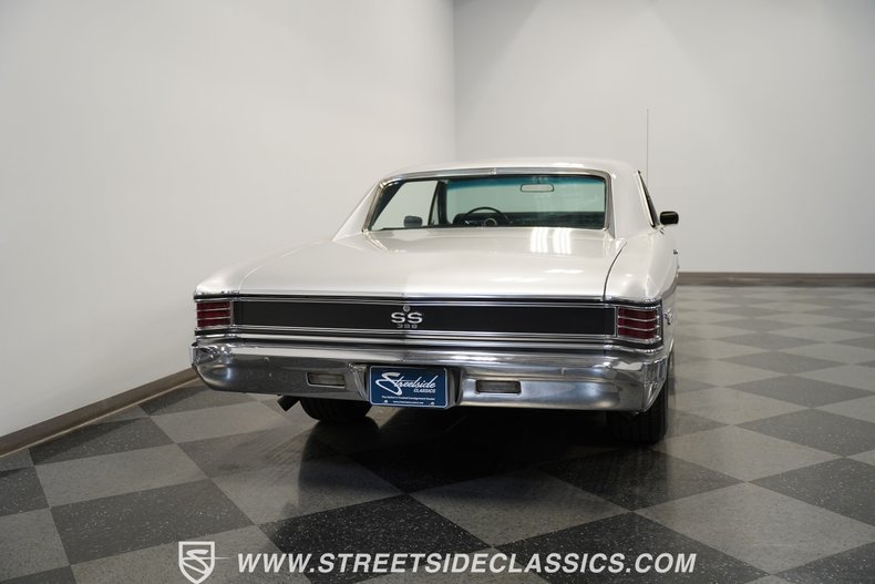 Chevrolet-Chevelle-1967-Silver-Black-19