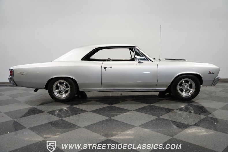 Chevrolet-Chevelle-1967-Silver-Black-22