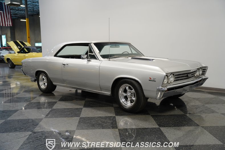 Chevrolet-Chevelle-1967-Silver-Black-23
